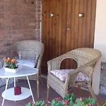 Gino's House Pensión